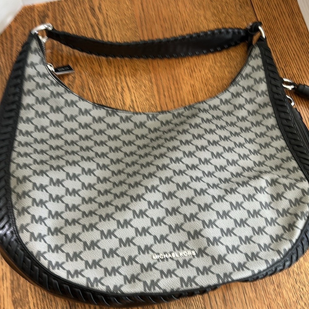 Michael  kors Lauryn  Black and Gray Hobo Bag with Monogram Print leather trim - Picture 12 of 12